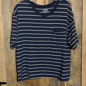 🔴 NWOT blue and white striped tshirt